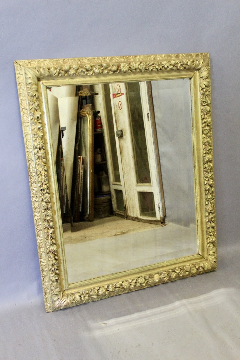 Important Miroir Louis XIV Richement Sculpté De Fleurs En Bois Doré-photo-5
