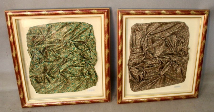 Paire de cadres avec soieries André Claude CANOVA