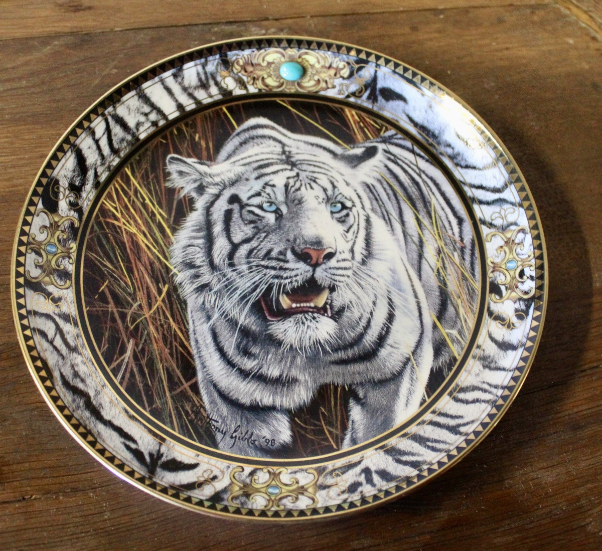 Fine Bone China Plate With Gold Trim, Anthony Gibbs "in Search Of Prey"-photo-1