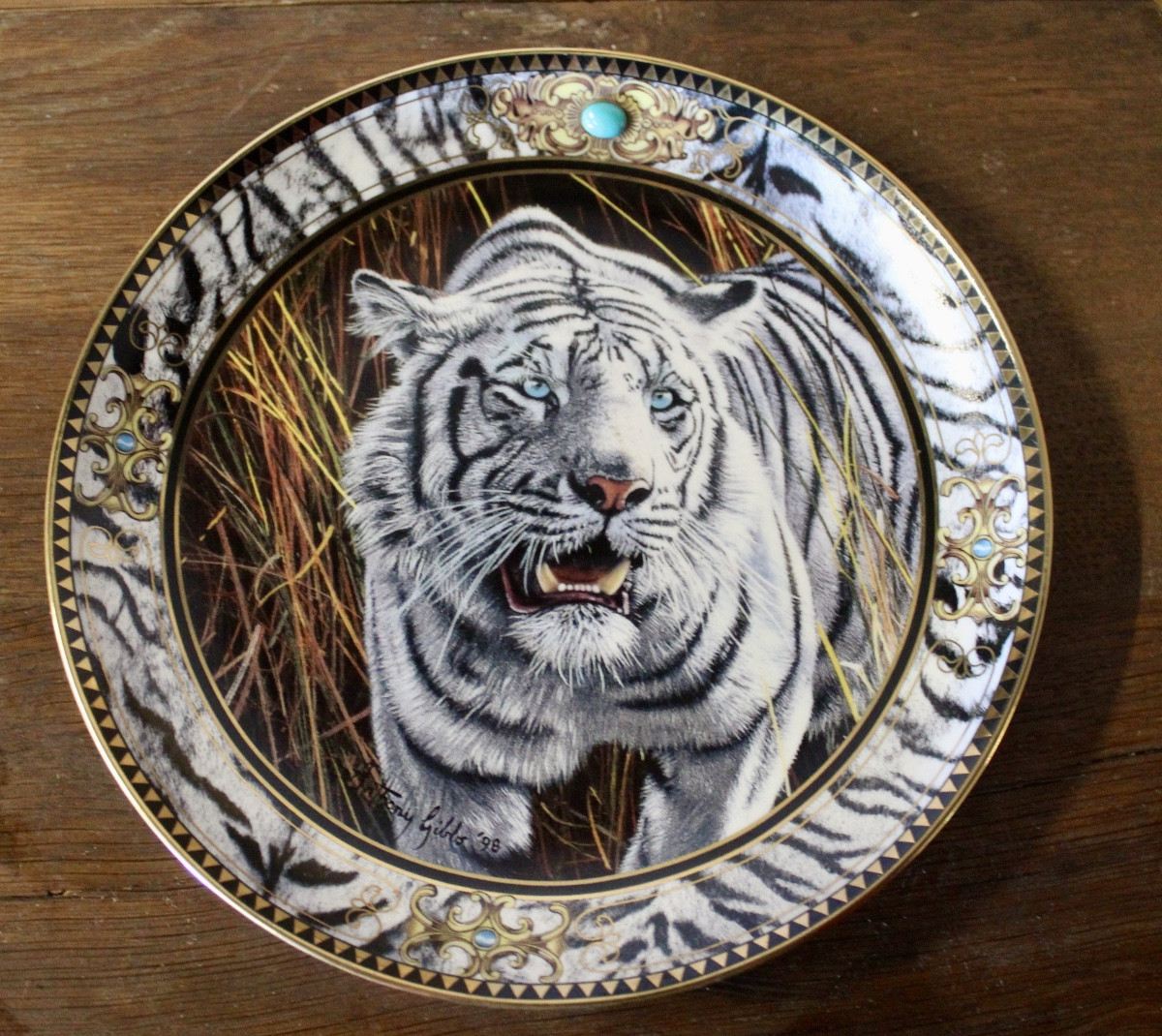Fine Bone China Plate With Gold Trim, Anthony Gibbs "in Search Of Prey"