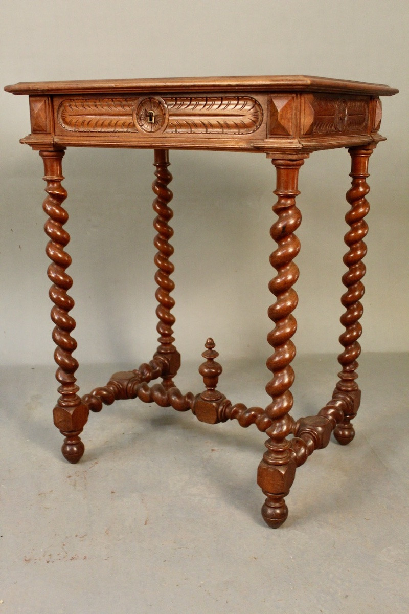 Louis XIII Side Table With Turned Legs-photo-4