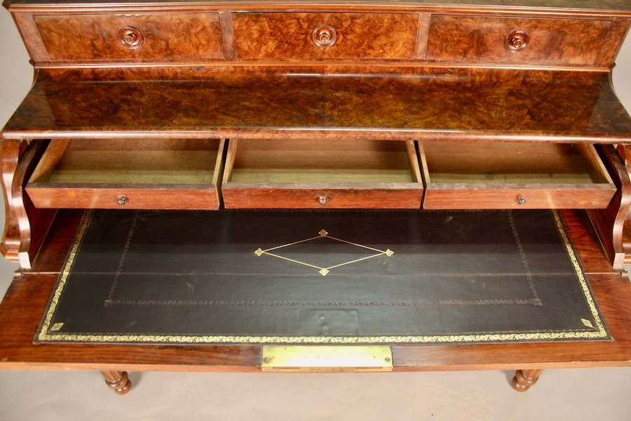 Bureau à gradins en noyer et ronce de noyer XIXème-photo-1