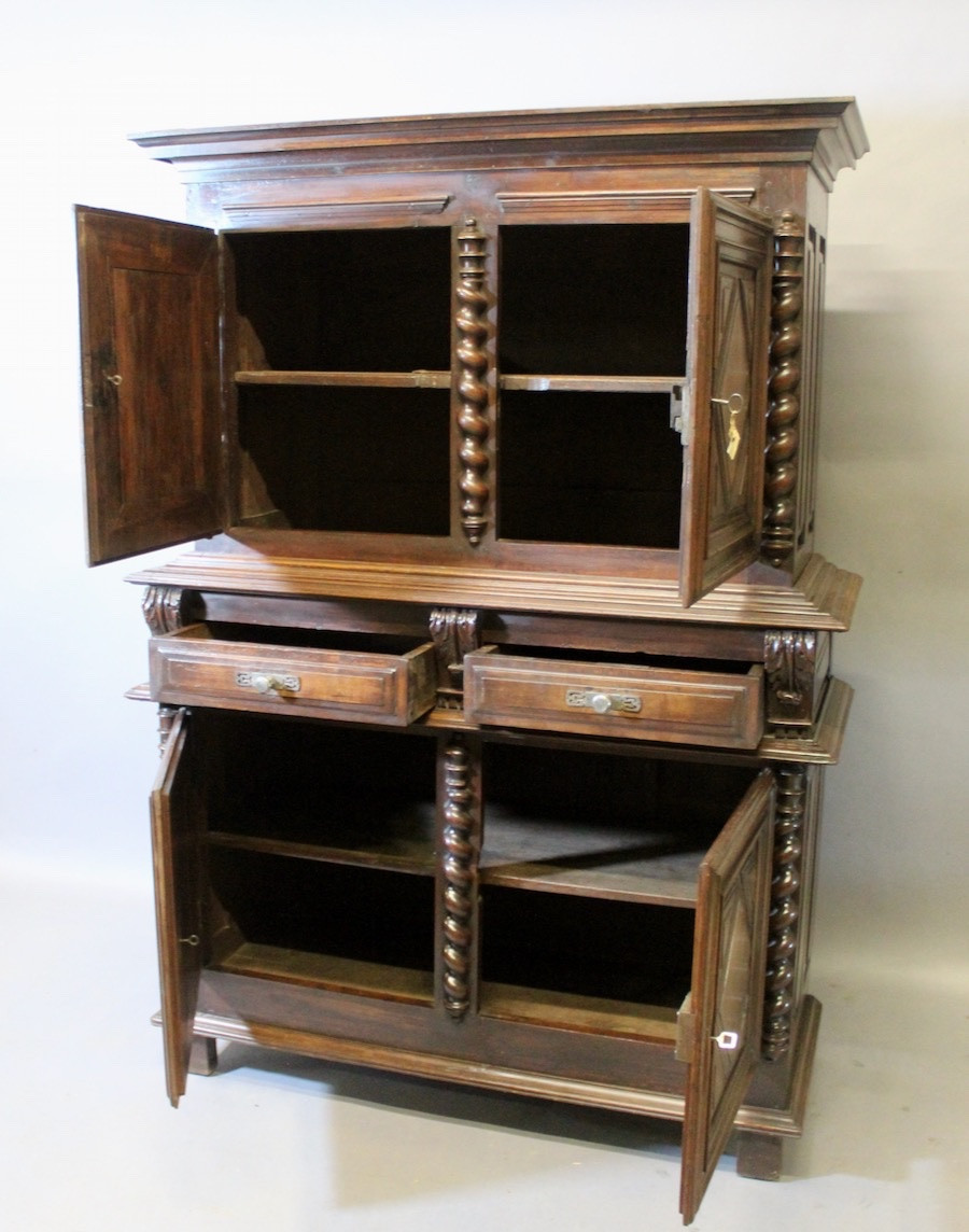 Louis XIII Four-door Sideboard In Walnut, Late 17th Century-photo-8