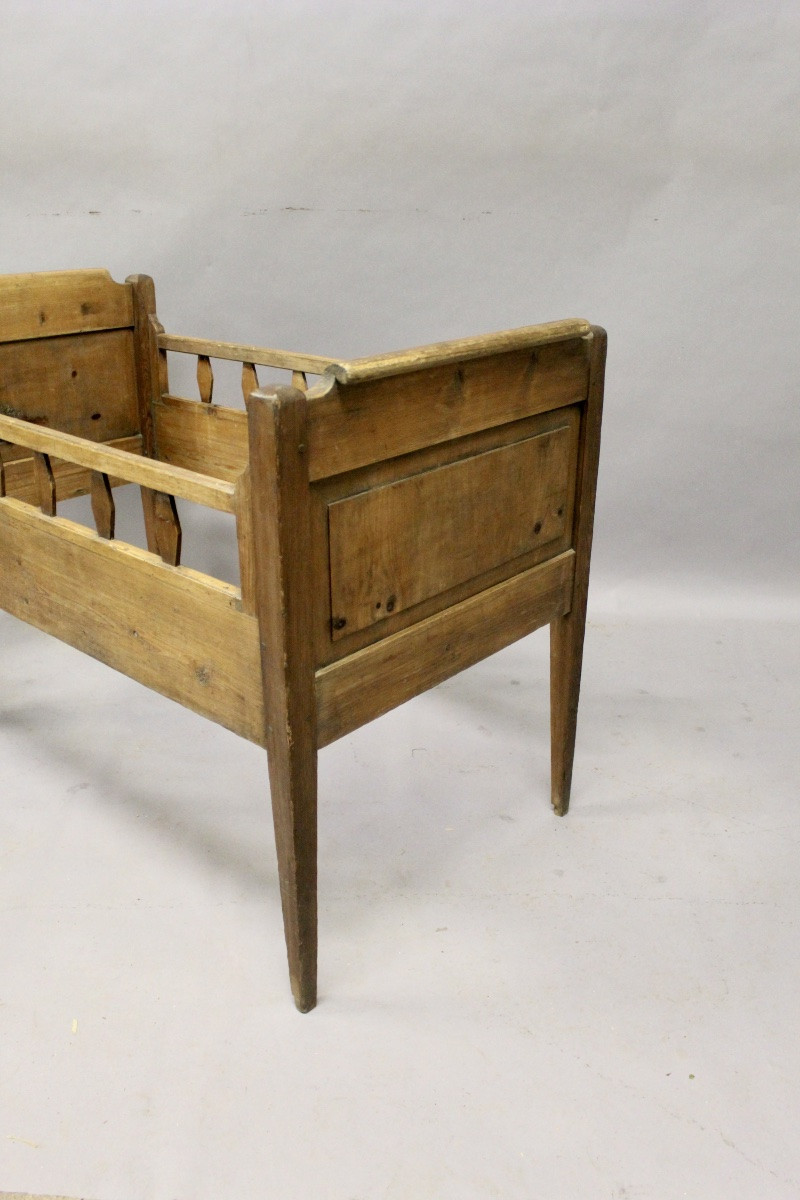 Lit ancien pour enfant XIXème -photo-1