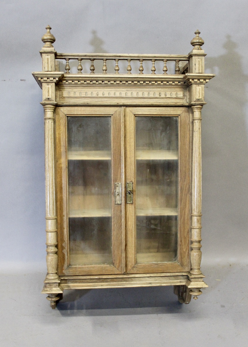 Vitrine murale en chêne clair XIXème