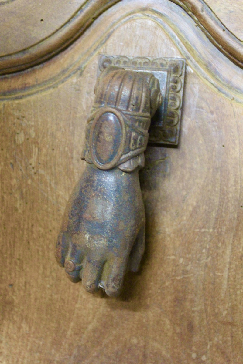 Heurtoir de porte ancien en fonte pleine à forme de main XIXème -photo-2
