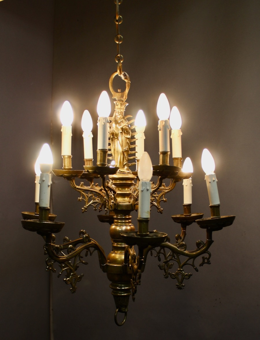 Lustre en bronze du XVIIe figurant la Vierge à l'enfant-photo-2