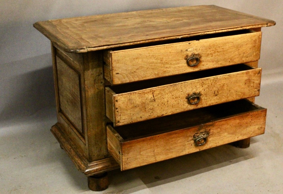 Louis XIV Style Chest Of Drawers In Walnut, Small Proportions -photo-2