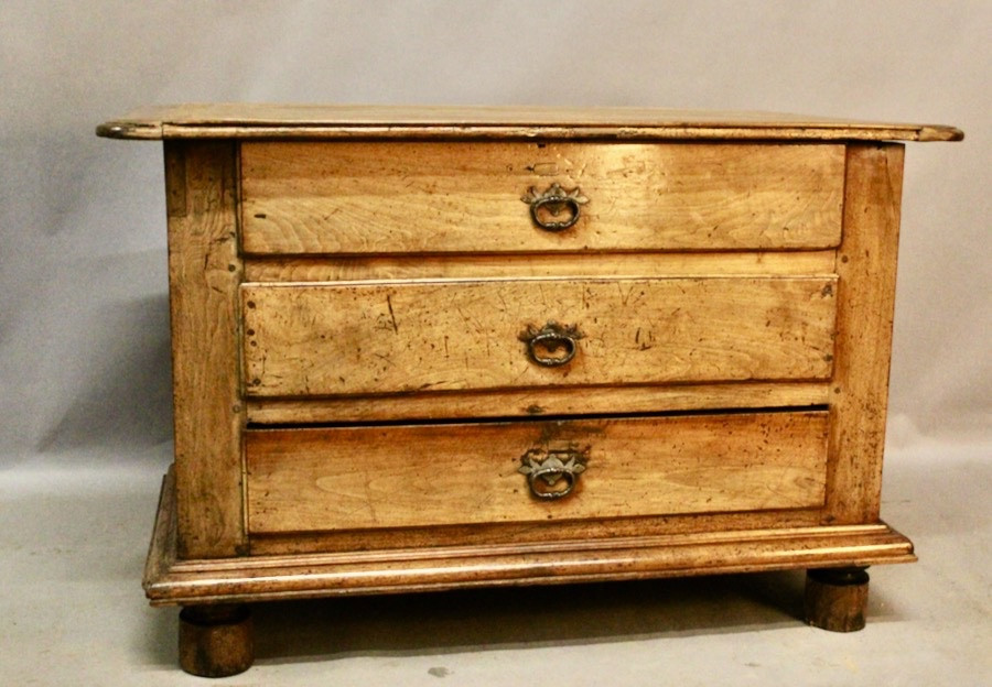 Louis XIV Style Chest Of Drawers In Walnut, Small Proportions -photo-3