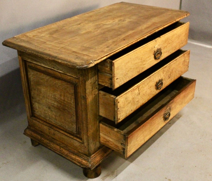 Louis XIV Style Chest Of Drawers In Walnut, Small Proportions -photo-1