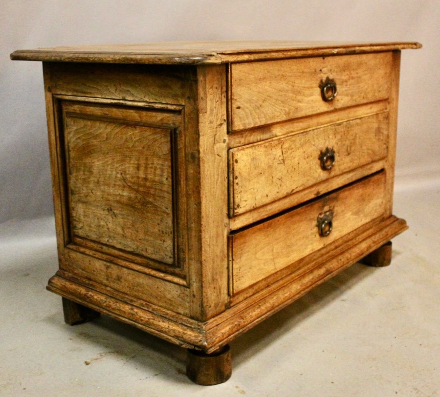 Louis XIV Style Chest Of Drawers In Walnut, Small Proportions -photo-3
