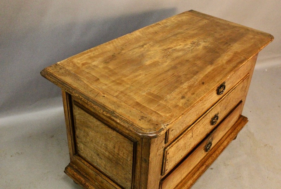 Louis XIV Style Chest Of Drawers In Walnut, Small Proportions -photo-4