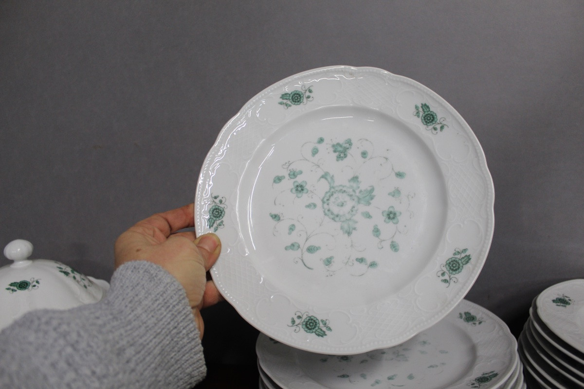 Seltmann Weiden Bavaria 31-piece Porcelain Dinnerware Set-photo-1