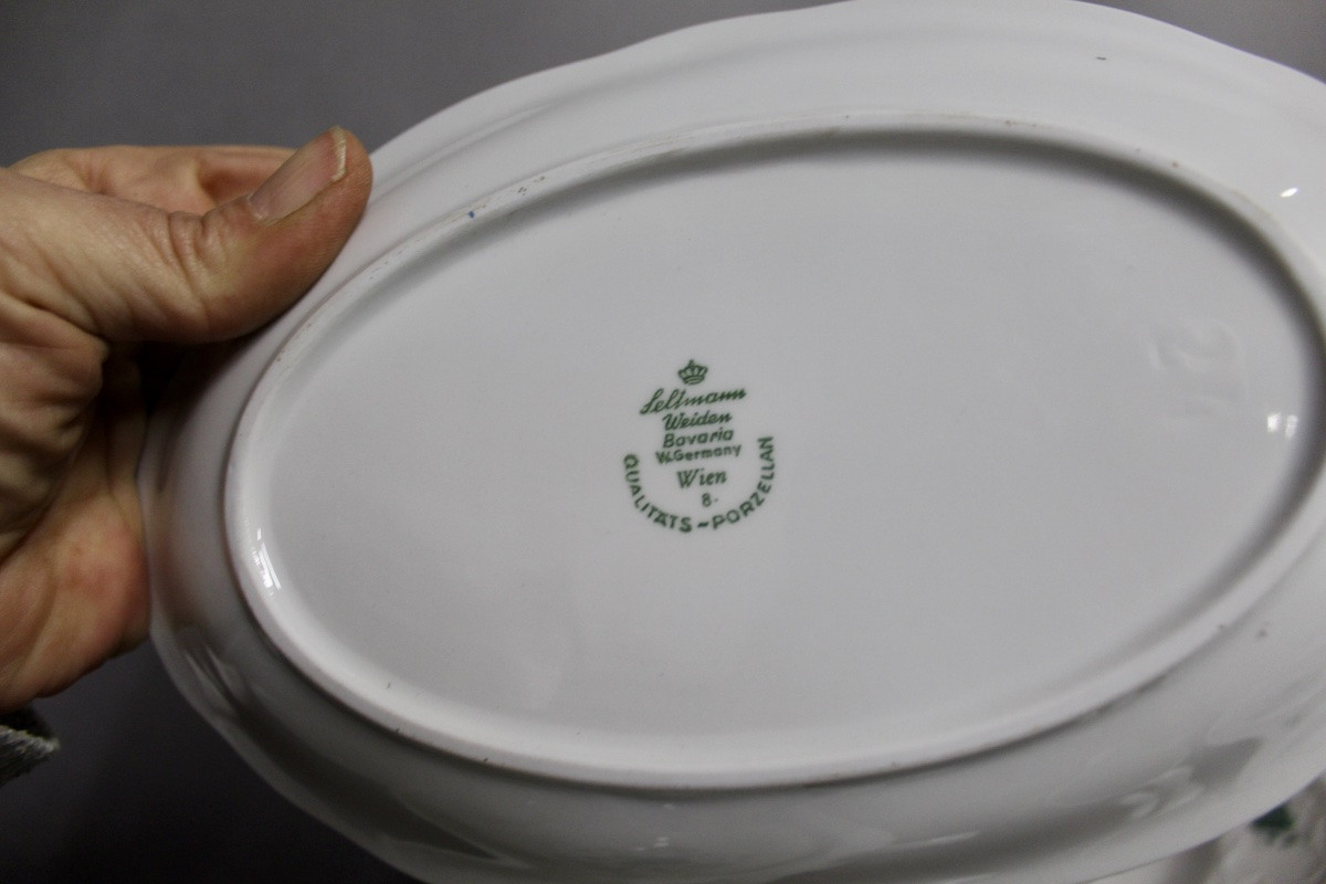 Seltmann Weiden Bavaria 31-piece Porcelain Dinnerware Set-photo-3