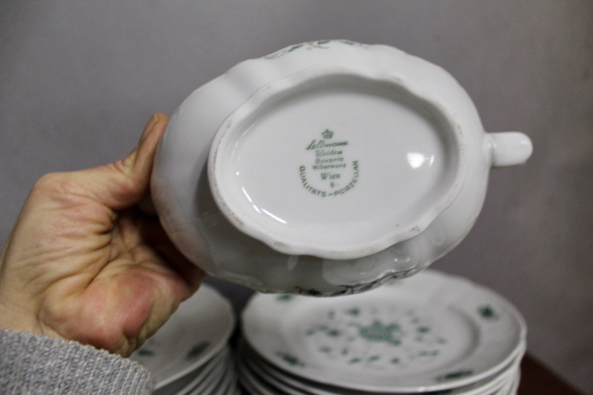 Seltmann Weiden Bavaria 31-piece Porcelain Dinnerware Set-photo-6