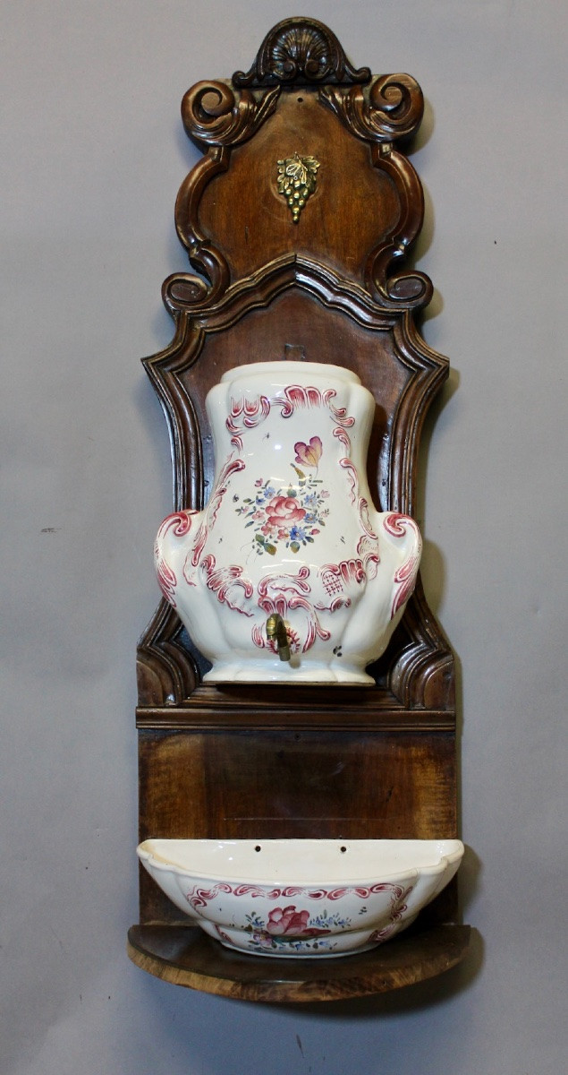 Fontaine murale à eau ou vin , faience de Luneville-photo-1