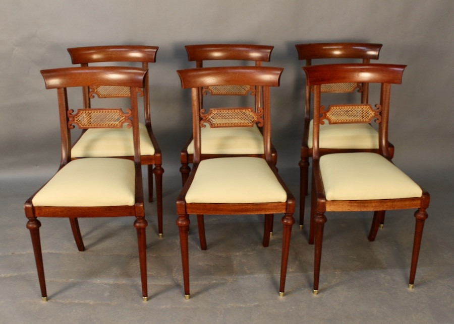  6 chaises de la marque Pierrefeu , fabricant lyonnais, acajou