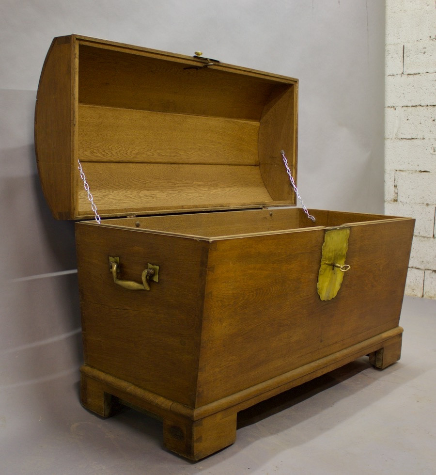 19th Century Oak Chest With Domed Top, On Casters -photo-3