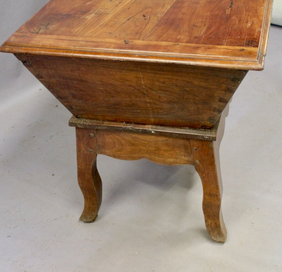 Louis XV Cherrywood Kneading Trough-photo-3