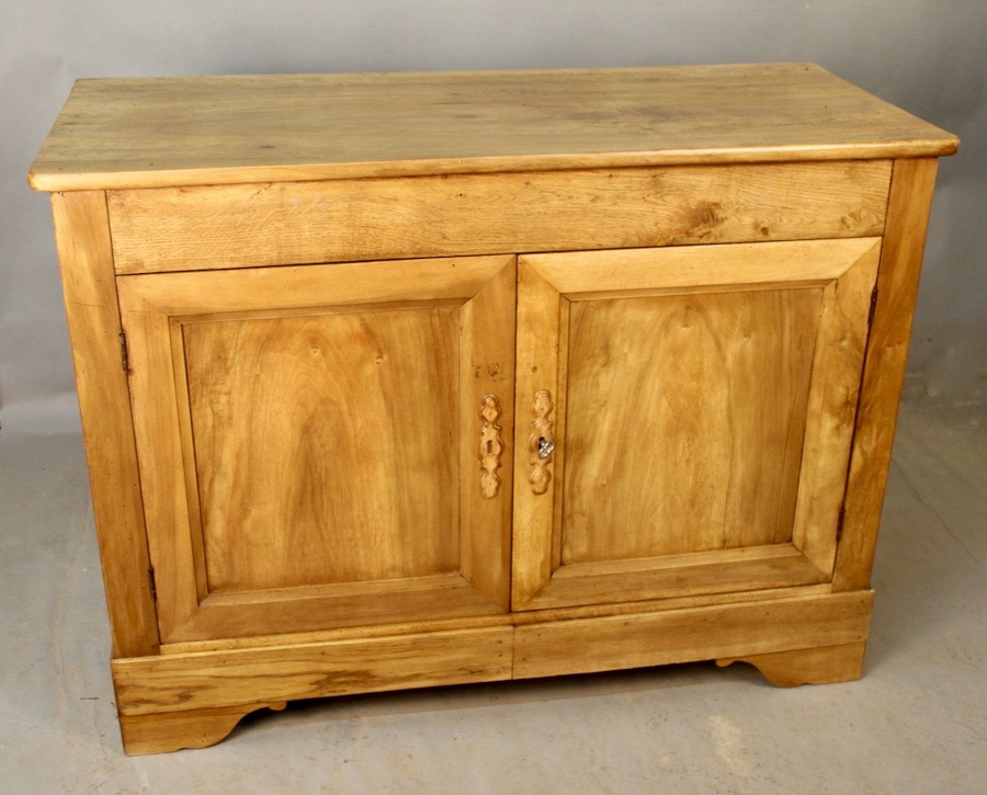 Louis Philippe 19th-century Blond Walnut Sideboard