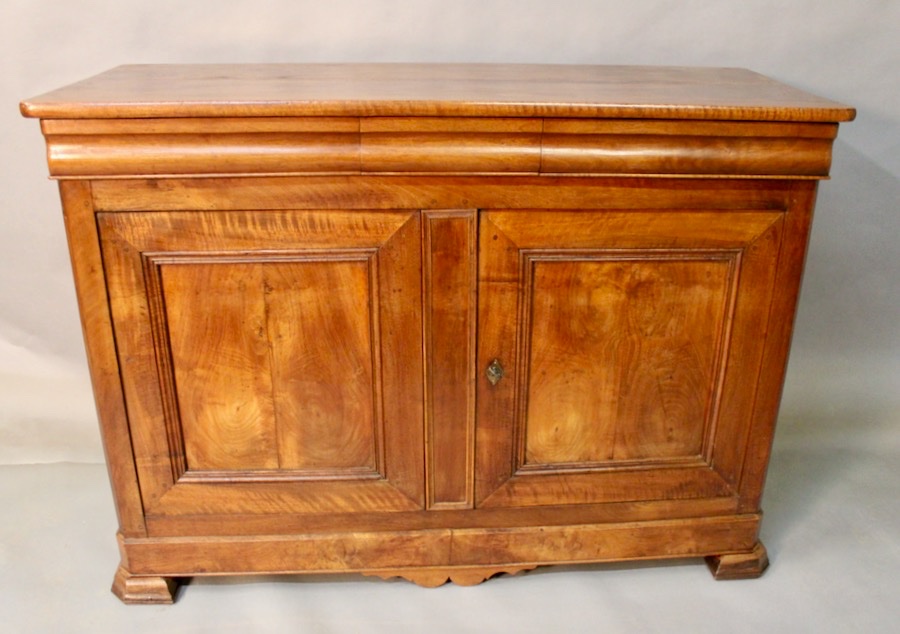Buffet en noyer XIXème Louis Philippe 