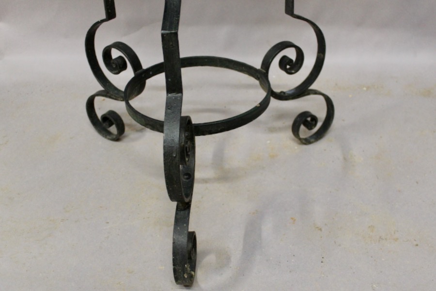 Oval Iron Planter, With Stand -photo-4