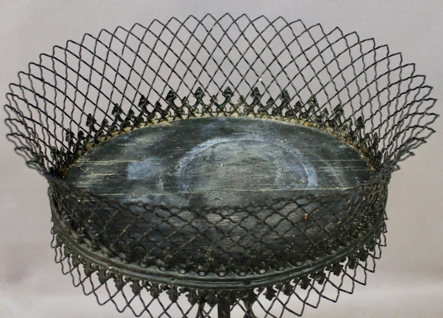 Oval Iron Planter, With Stand -photo-2