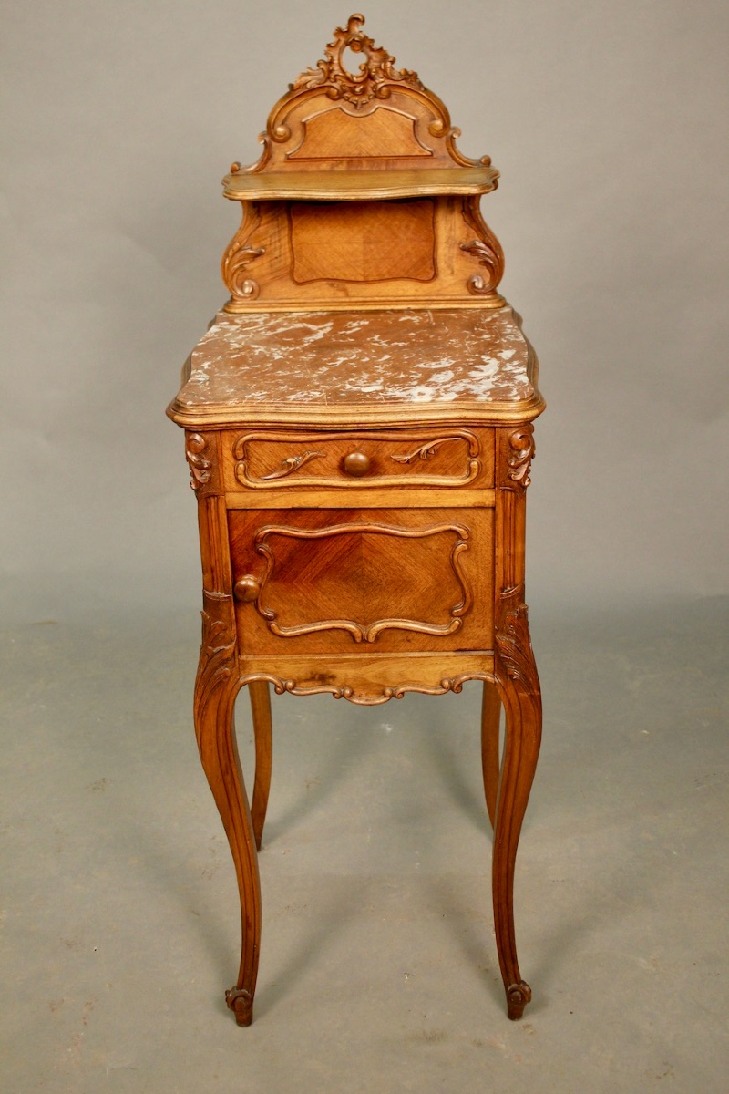 19th-century Louis XV-style Walnut Nightstand-photo-2