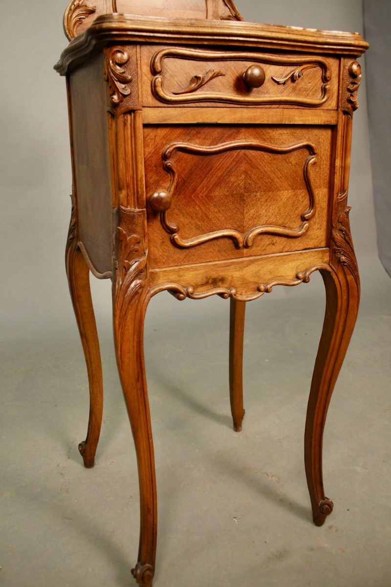 19th-century Louis XV-style Walnut Nightstand-photo-4