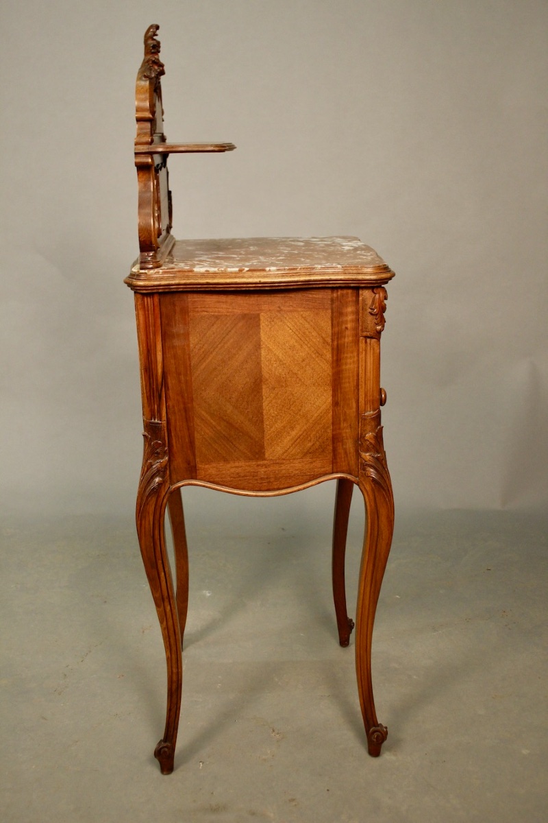 19th-century Louis XV-style Walnut Nightstand-photo-4