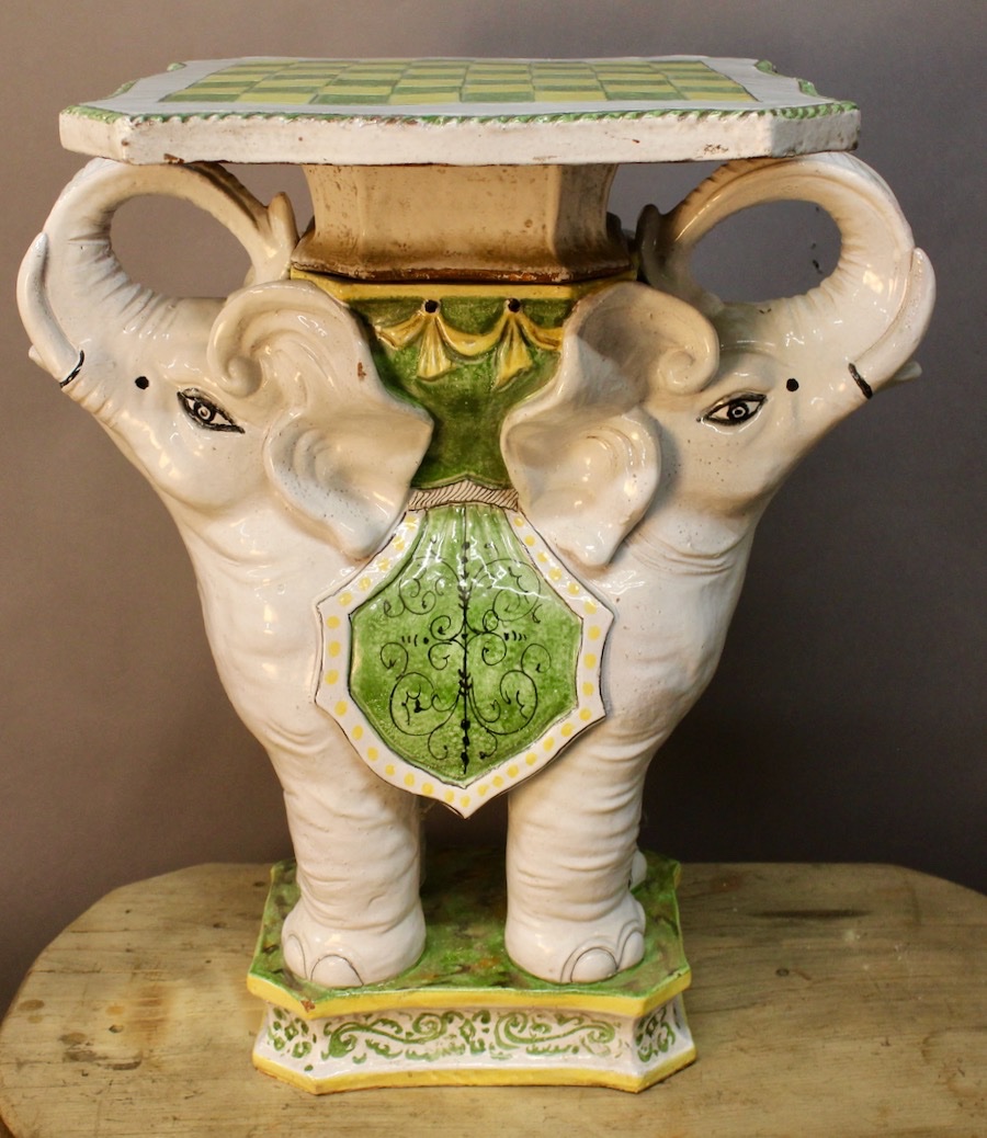 Table d'échecs design « Éléphants » Émaillée, peinte à la main-photo-2