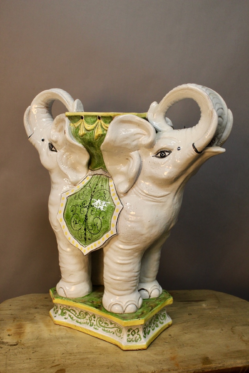 Table d'échecs design « Éléphants » Émaillée, peinte à la main-photo-3