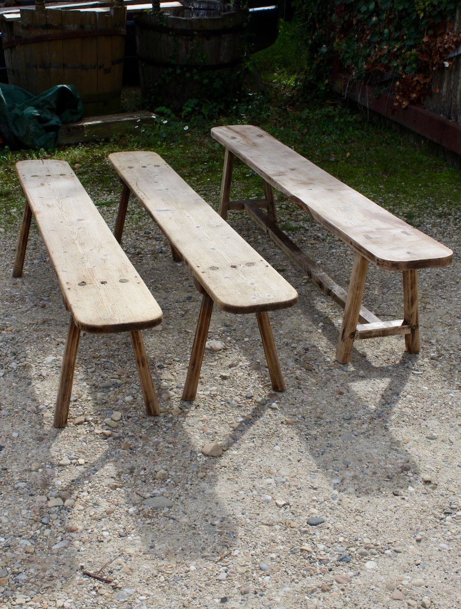 Suite de 3 bancs anciens dont une paire -photo-3