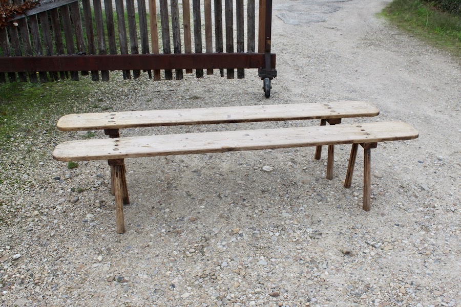 Suite de 3 bancs anciens dont une paire -photo-4