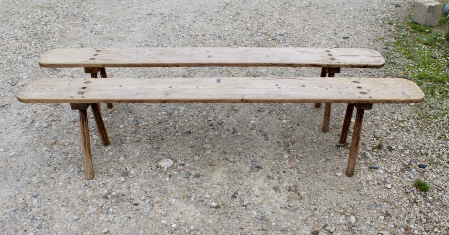 Suite de 3 bancs anciens dont une paire -photo-1