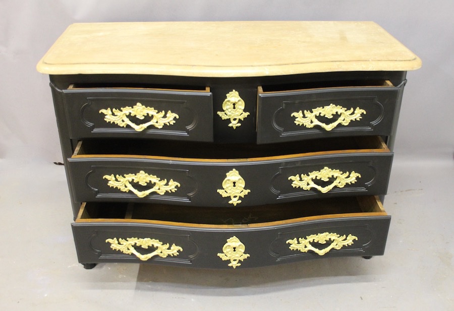 Commode galbée style Louis XV finition noire -photo-1