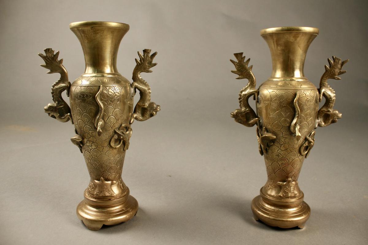 Pair Of Vases In Bronze Japanese Early Twentieth