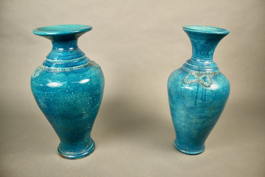 Paire De Vases Chinois En Céramique Craquelée Bleue