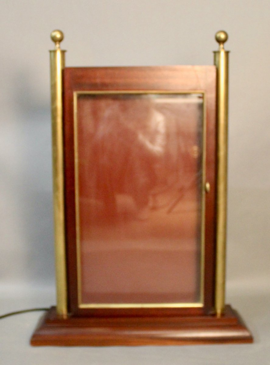 Wood And Brass Menu Holder With Lighting-photo-4