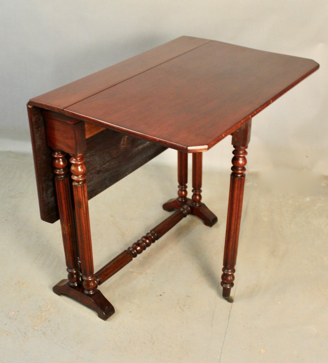 Gate-leg Table In Solid Mahogany-photo-3
