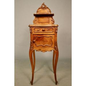 Chevet en noyer de style Louis XV XIXème