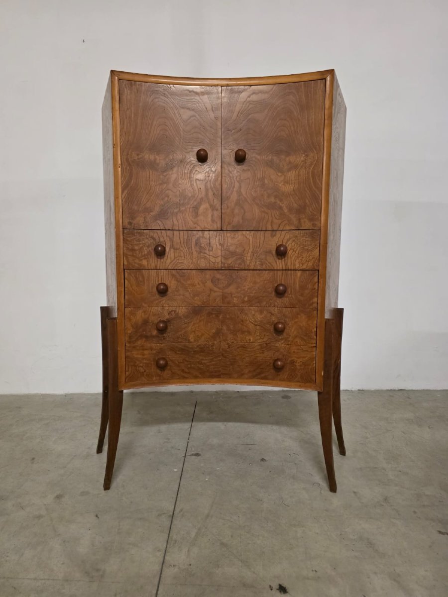 Meuble Art Déco aux lignes courbes