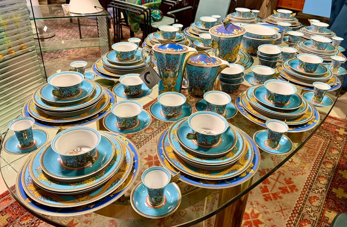 A 12-piece Dinner Set From Versace's Les Trésor Des La Mer Collection-photo-2
