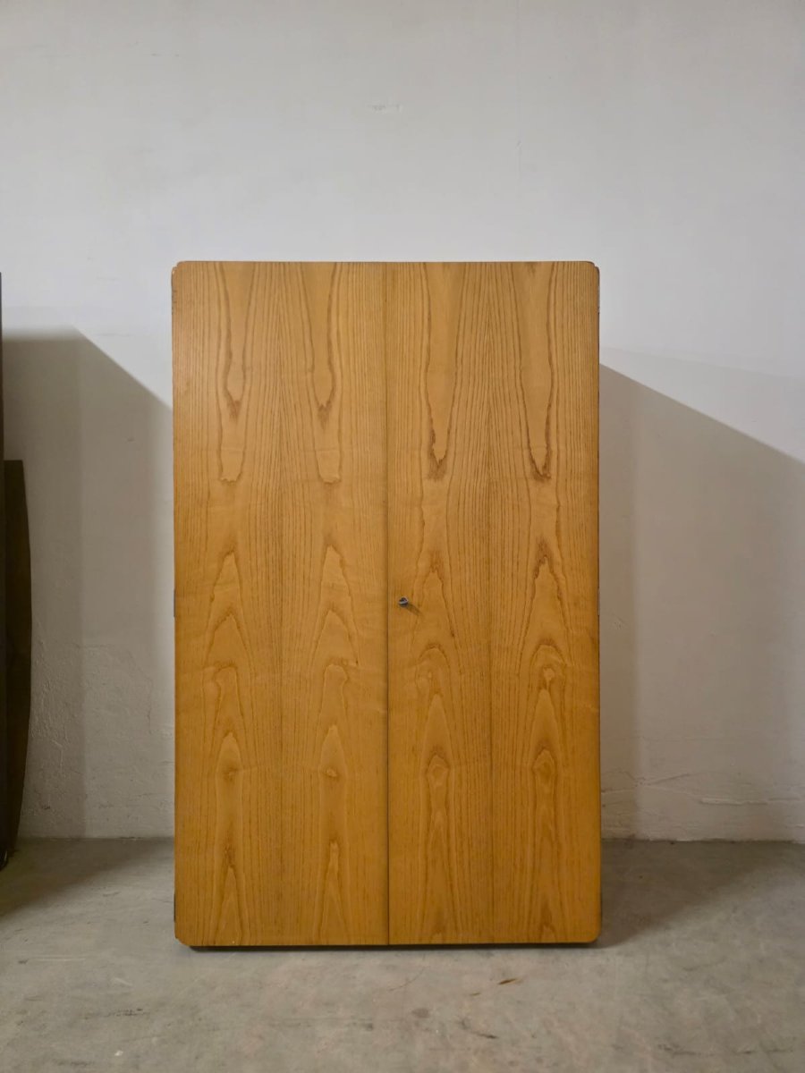 Armoire de la série Samara, conçue par Derk Jan De Vries pour Maisa.-photo-2