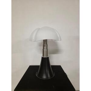 Gae Aulenti's Pipistrello Lamp For Martinelli Luce