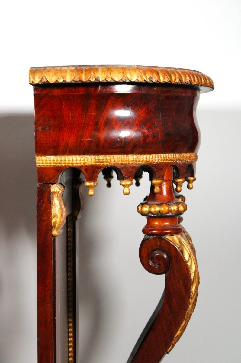 Paire de consoles demi-lune, en acajou et bois doré, Empire, début du XIXe siècle-photo-4