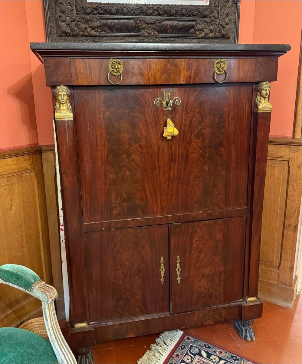 Secrétaire plaqué acajou, Plateau en mabre gris, Bronze dorè, Empire. Debut XIXéme-photo-2