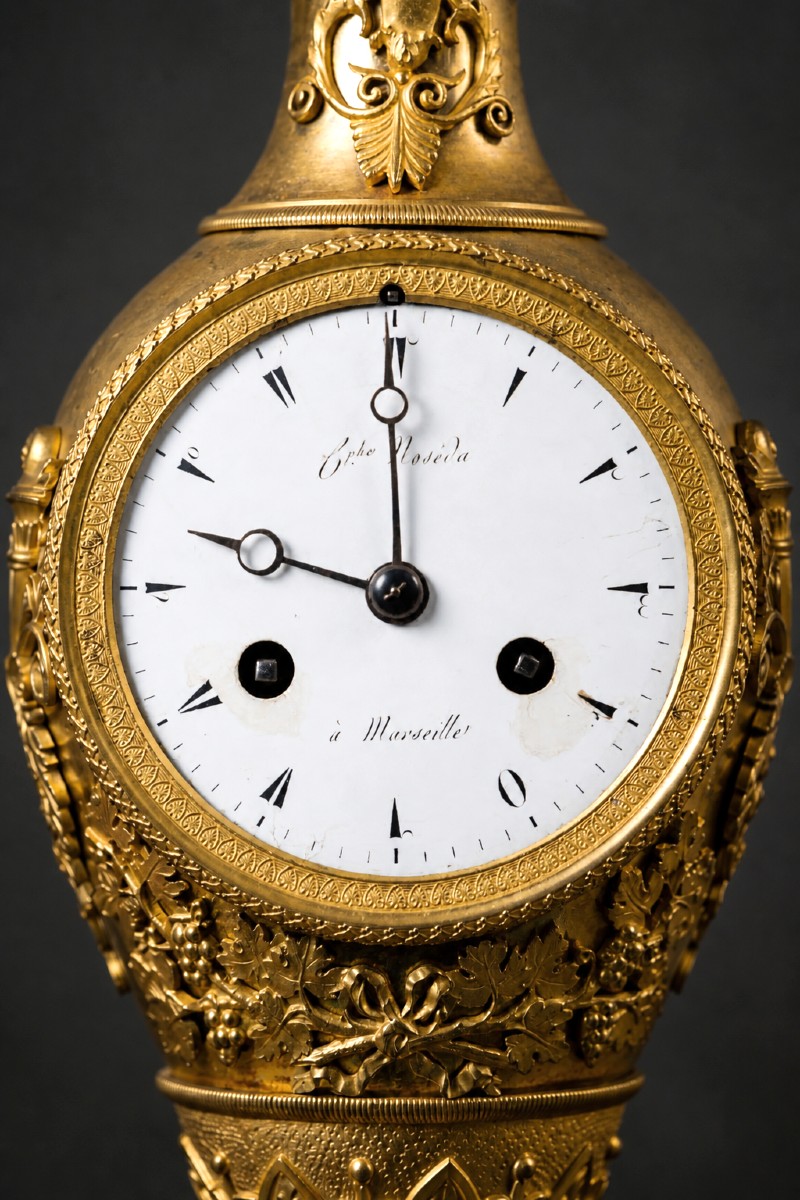 Gilded Bronze Pendulum Clock Decorated With Leaves And Vine Shoots. Empire 19th Century-photo-2
