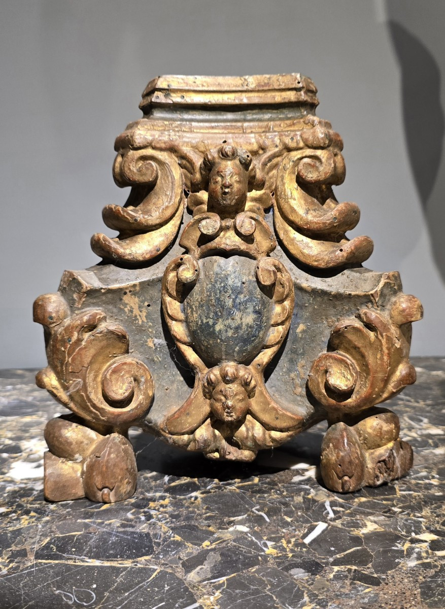 Socle en bois doré et laqué, fin XVIe/début XVIIe siècle, Italie