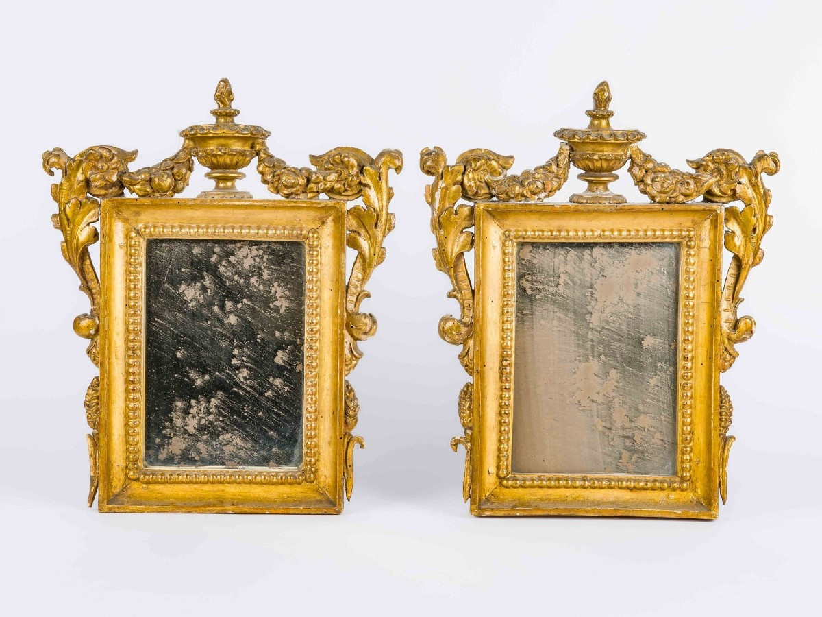 Paire de miroirs, cadre en bois doré, miroirs au mercure. XVIIIème